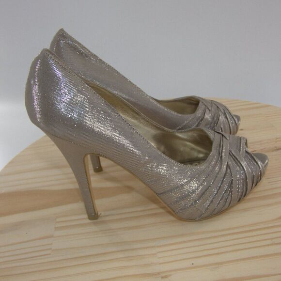 Elegant Peep-Toe Heels in Shimmering Champagne - Picture 5 of 6